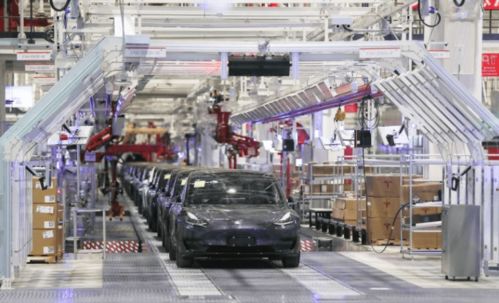 特斯拉陷雙重危機 大規(guī)模召回余波未平，減配風(fēng)波再起