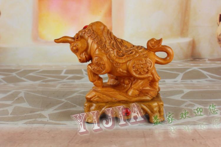 其產(chǎn)品質(zhì)感好,有光澤,顏色純;做工方面,樹(shù)脂材質(zhì)的工藝品較陶瓷,塑料